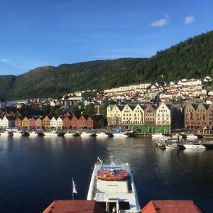 With Beautiful View To Bryggen , Bergen Norvège